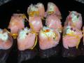 
        Scampoli Golosi -   L’apericena delle feste – Rotoli di salmone con risotto agli agrumi